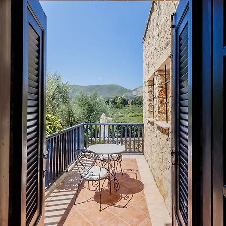 Artemis Aresti By Sealand * Agios Dimitrios (Zakynthos)